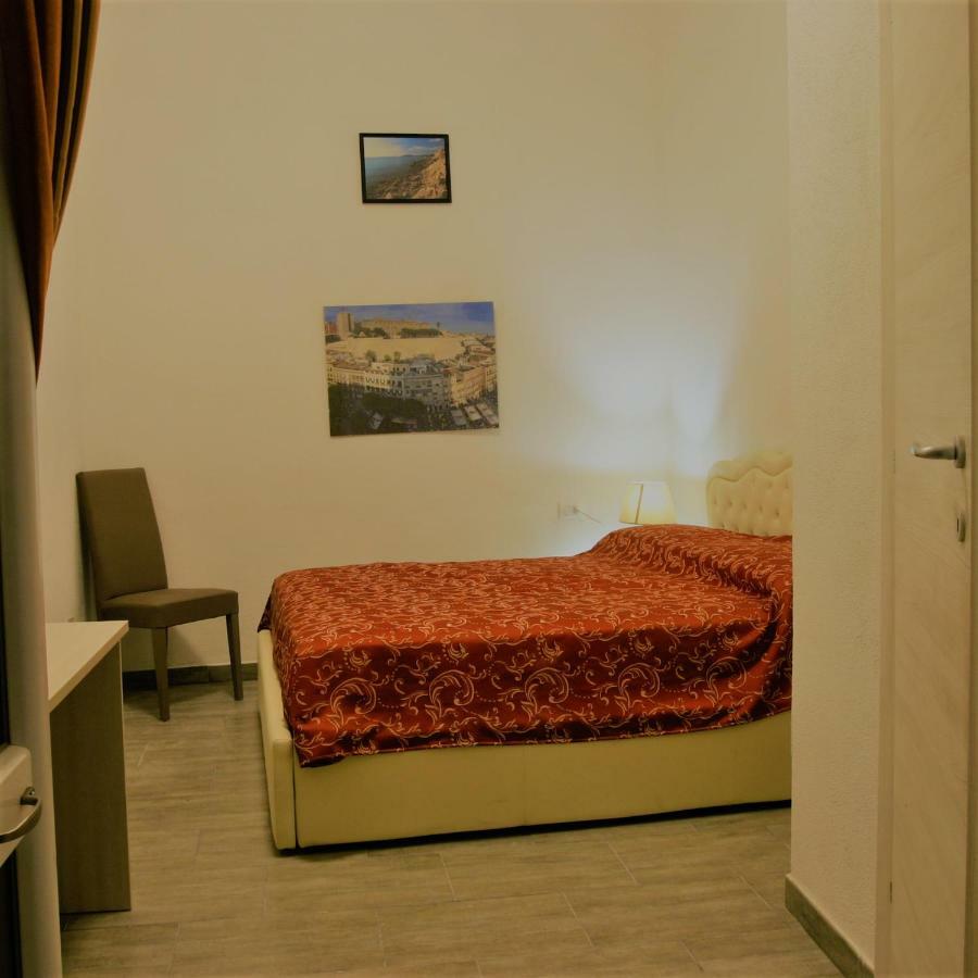 Boutique Oriente Express Hotel Cagliari Buitenkant foto
