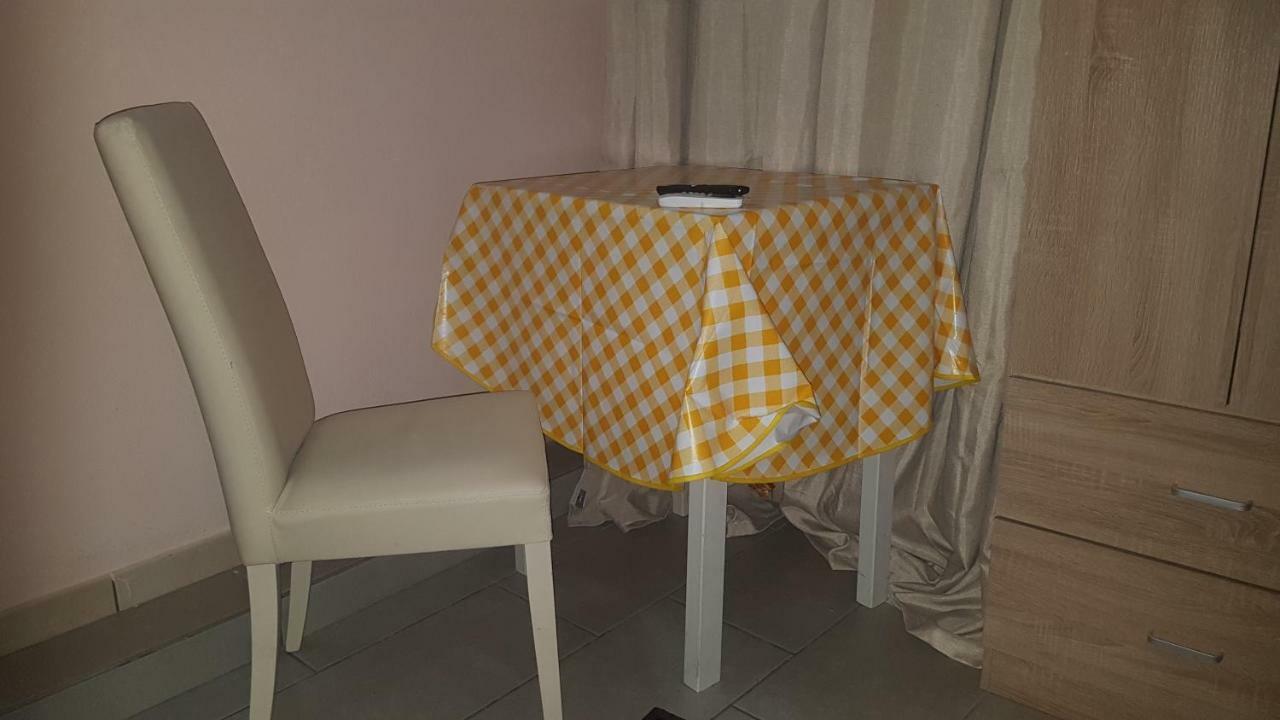Boutique Oriente Express Hotel Cagliari Buitenkant foto